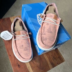 Women’s Wendy Desert - Hey Dude size 8